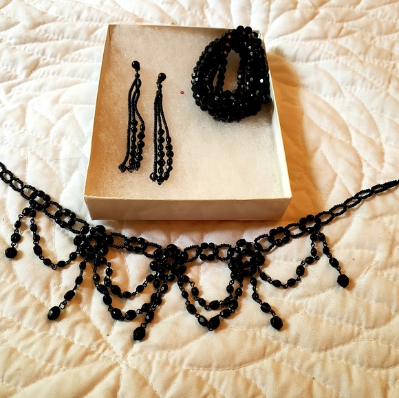 Black Chandelier Jewelry set - Picture 5 of 5